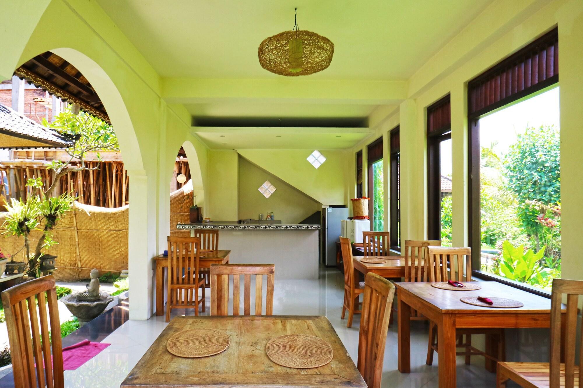 Ubud Kerta City Hotel Экстерьер фото